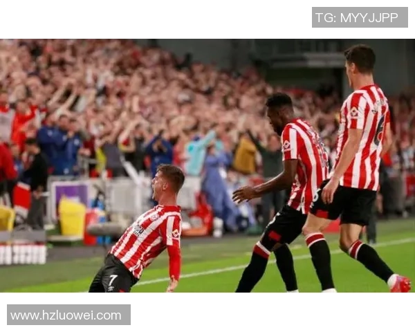 欧冠激战：利物浦逆转那不勒斯四球大战引爆全场热情