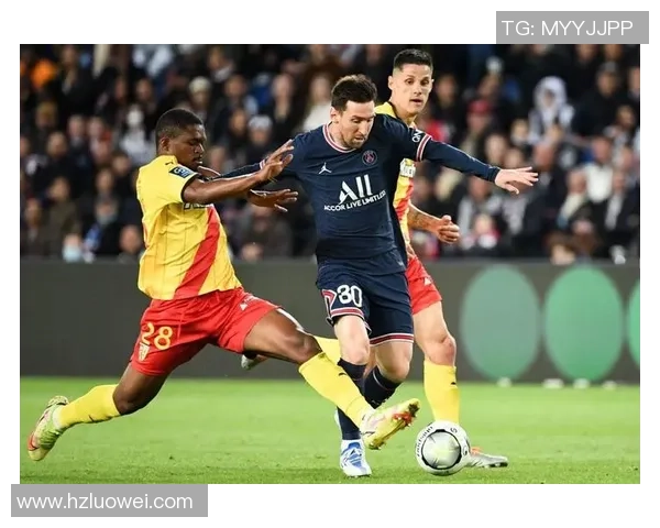 中超精彩对决巴黎圣日耳曼与尤文图斯战平引发全场热烈反响 中超精彩对决巴黎圣日耳曼与尤文图斯战平引发全场热烈反响