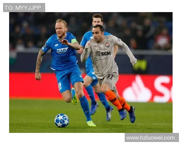 德甲激战：AC米兰逆转多特蒙德引发争议判罚全场沸腾