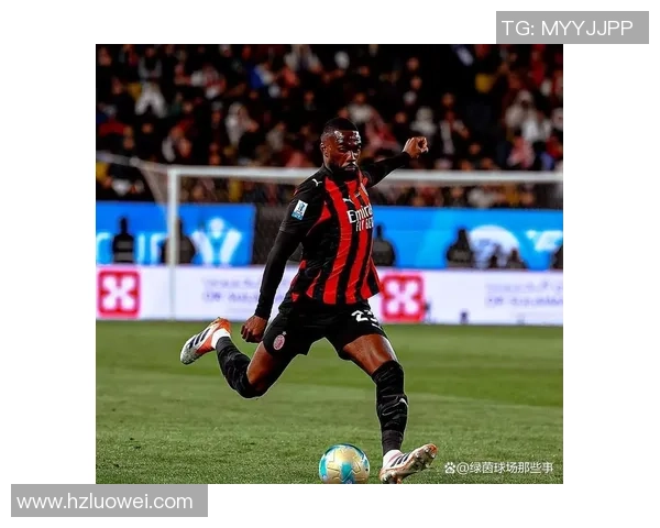 友谊赛精彩对决AC米兰与曼联战成平局神扑瞬间震撼全场