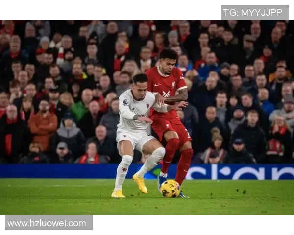 友谊赛精彩对决曼联与莱比锡战成平局绝杀瞬间引发全场热烈反响