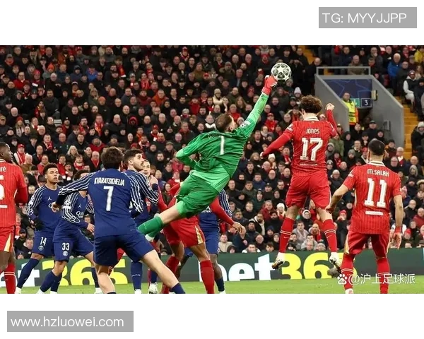 欧联杯精彩对决拜仁慕尼黑3-0战胜巴黎圣日耳曼帽子戏法引爆全场