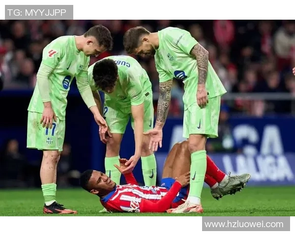 德甲焦点战：多特蒙德与巴萨激战成平局神扑瞬间引发全场热议