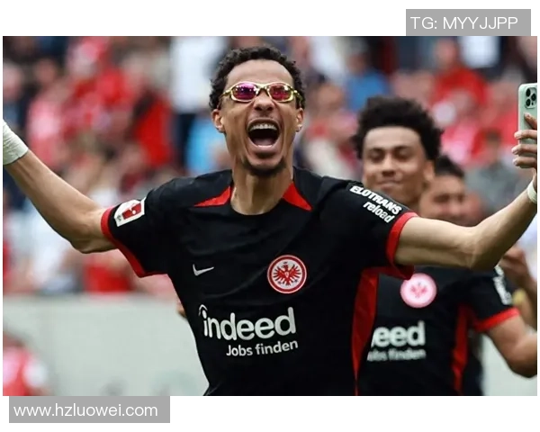 欧冠激战：拜仁逆转那不勒斯乌龙球瞬间点燃全场激情与十大精彩进球回顾