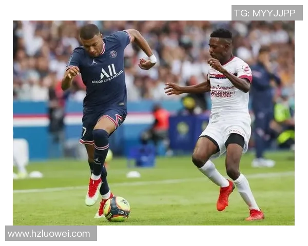 世界杯激战：AC米兰与巴黎圣日耳曼平局后点球大战精彩回顾与战术分析